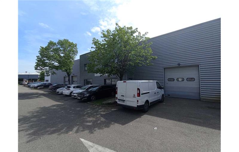 Location d'entrepôt de 220 m² à Décines-Charpieu - 69150 photo - 1