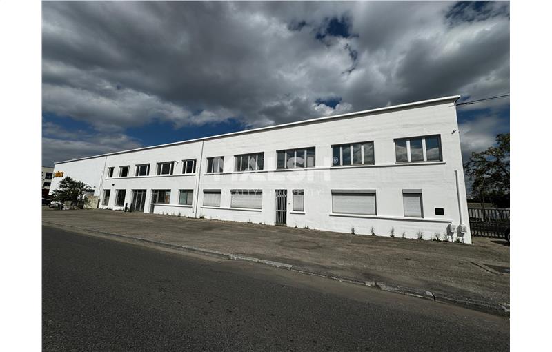 Location d'entrepôt de 1 504 m² à Décines-Charpieu - 69150 photo - 1