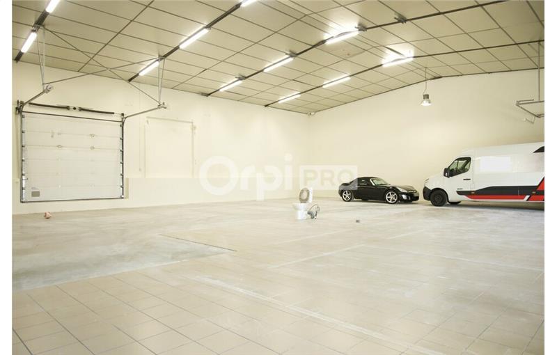 Location d'entrepôt de 350 m² à Décines-Charpieu - 69150 photo - 1