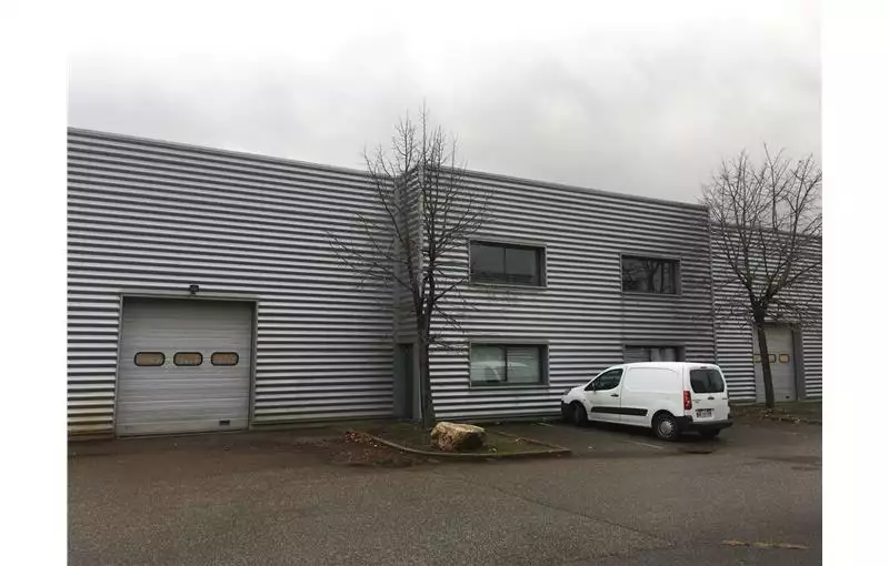 Location d'entrepôt de 1268 m² à Décines-Charpieu - 69150