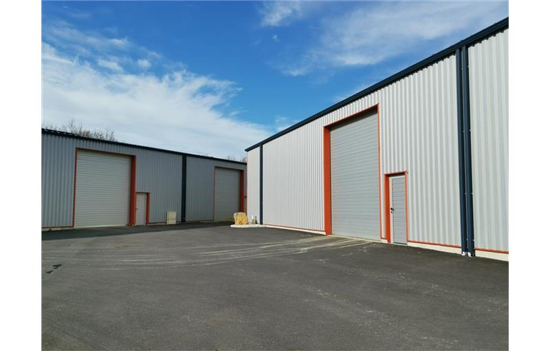 Location d'entrepôt de 1 620 m² à Dinard - 35800 photo - 1