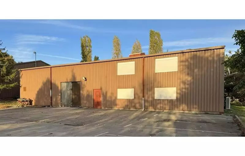 Location d'entrepôt de 415 m² à Dollot - 89150