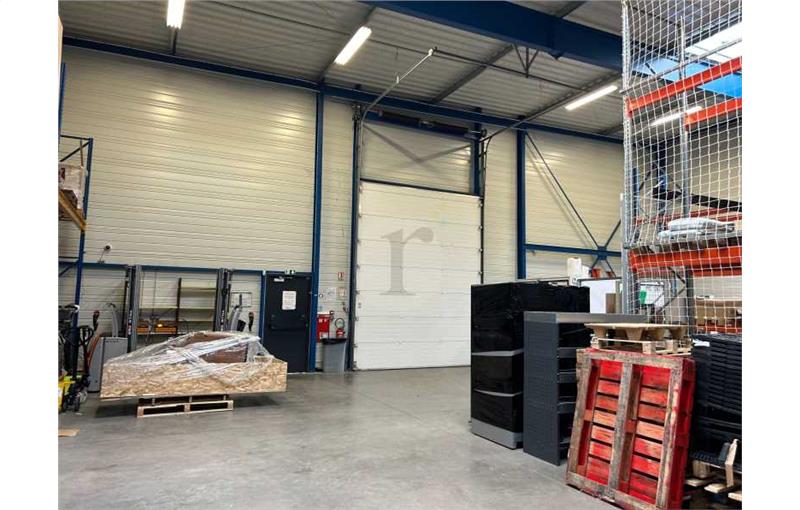 Location d'entrepôt de 890 m² à Ennevelin - 59710 photo - 1