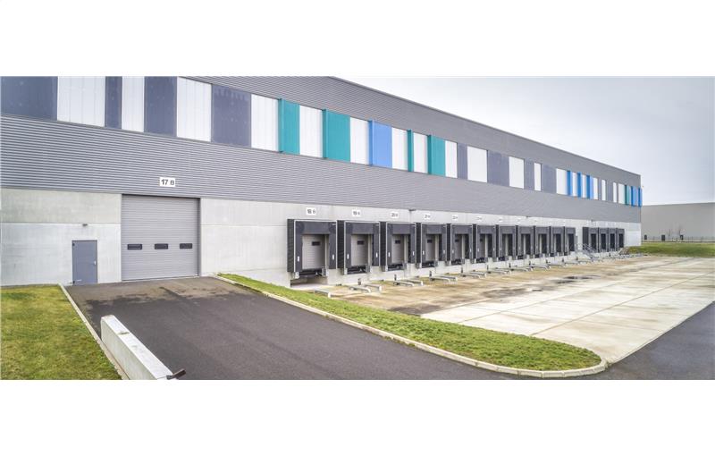 Location d'entrepôt de 25 208 m² à Ensisheim - 68190 photo - 1