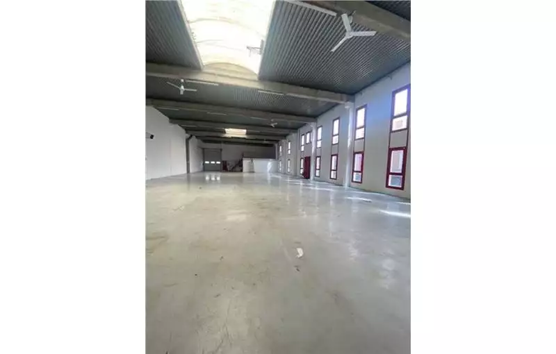 Location d'entrepôt de 1195 m² à Éragny - 95610