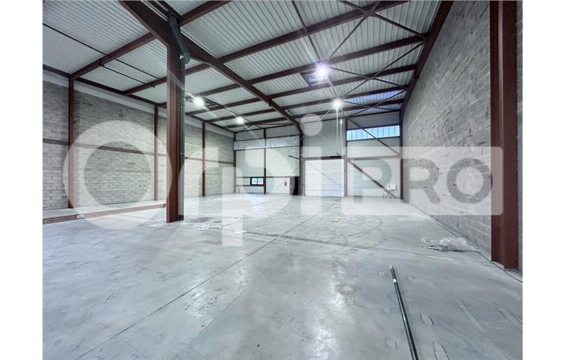 Location d'entrepôt de 640 m² à Étréchy - 91580 photo - 1