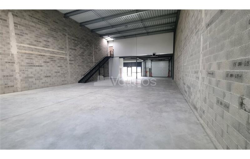 Location d'entrepôt de 378 m² à Fenouillet - 31150 photo - 1