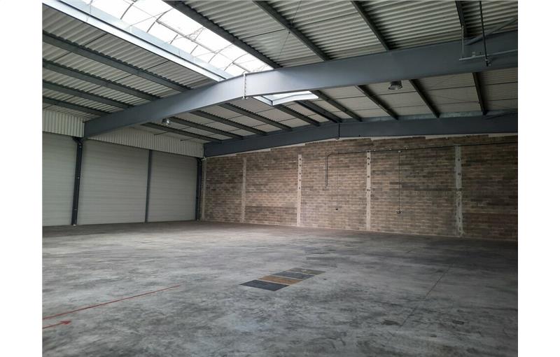 Location d'entrepôt de 900 m² à Fesches-le-Châtel - 25490 photo - 1