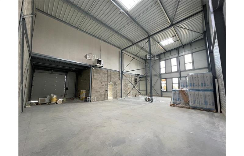 Location d'entrepôt de 315 m² à Feucherolles - 78810 photo - 1