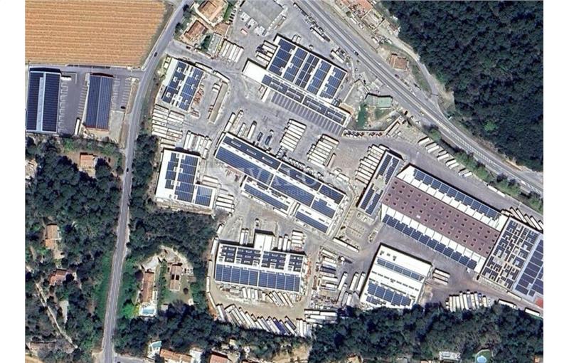 Location d'entrepôt de 2 339 m² à Flassans-sur-Issole - 83340 photo - 1