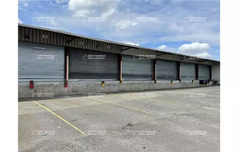 Location d'entrepôt de 1285 m² à Fleury-les-Aubrais - 45400