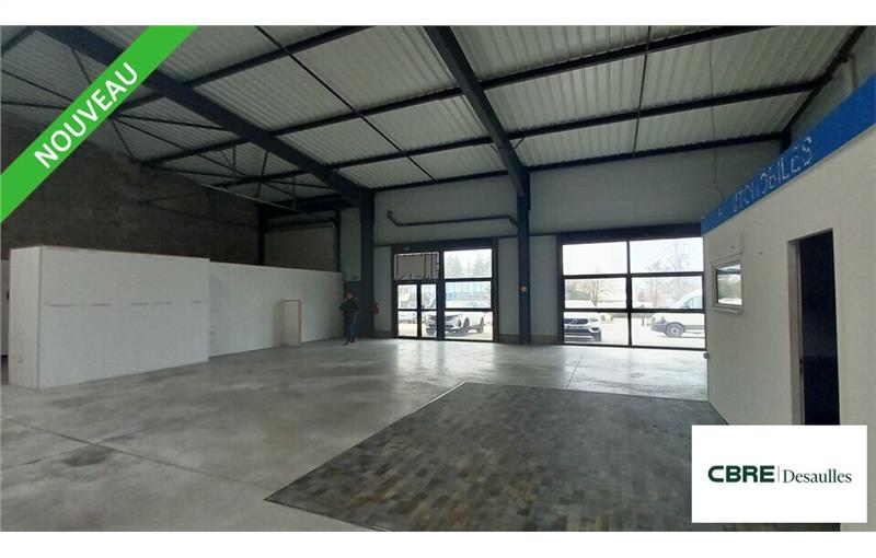 Location d'entrepôt de 470 m² à Franois - 25770 photo - 1