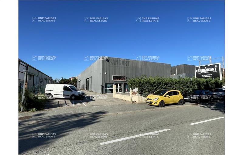 Location d'entrepôt de 1 420 m² à Fréjus - 83600 photo - 1