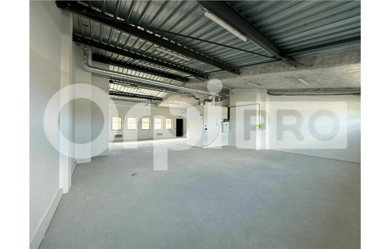 Location d'entrepôt de 132 m² à Fresnes - 94260 photo - 1