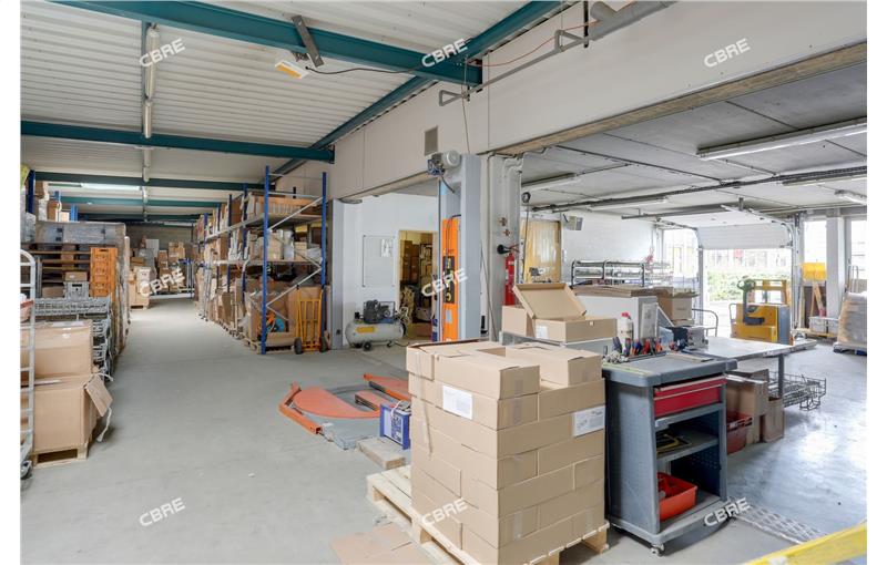 Location d'entrepôt de 937 m² à Fresnes - 94260 photo - 1