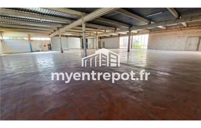 Location d'entrepôt de 1170 m² à Gémenos - 13420