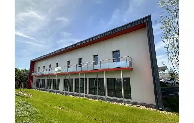 Location d'entrepôt de 605 m² à Genay - 69730