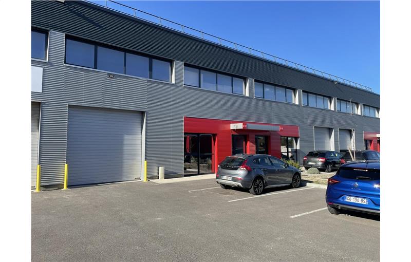 Location d'entrepôt de 599 m² à Gignac-la-Nerthe - 13180 photo - 1
