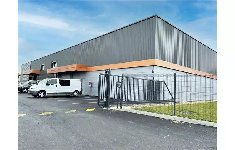 Location d'entrepôt de 808 m² à Gleizé - 69400