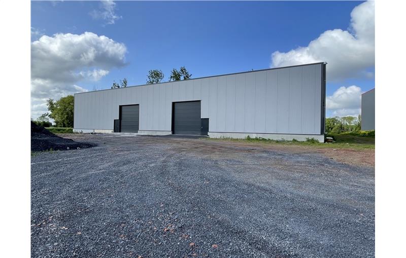Location d'entrepôt de 1 278 m² à Gondecourt - 59147 photo - 1