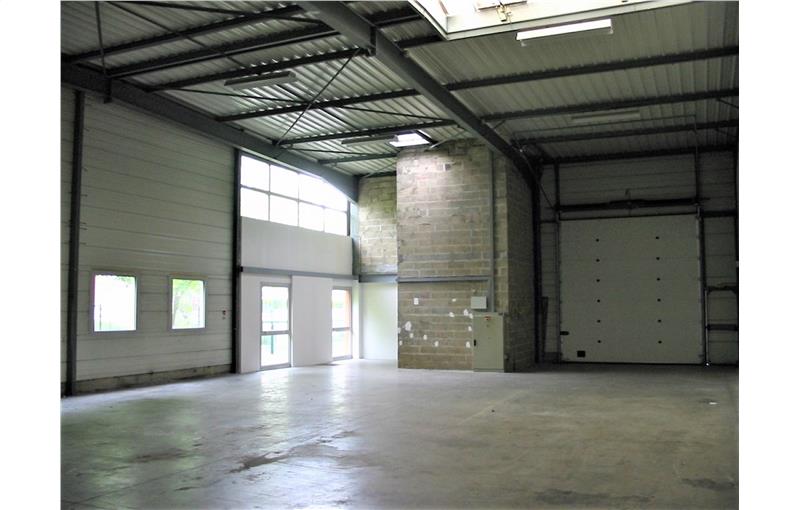 Location d'entrepôt de 652 m² à Gonesse - 95500 photo - 1