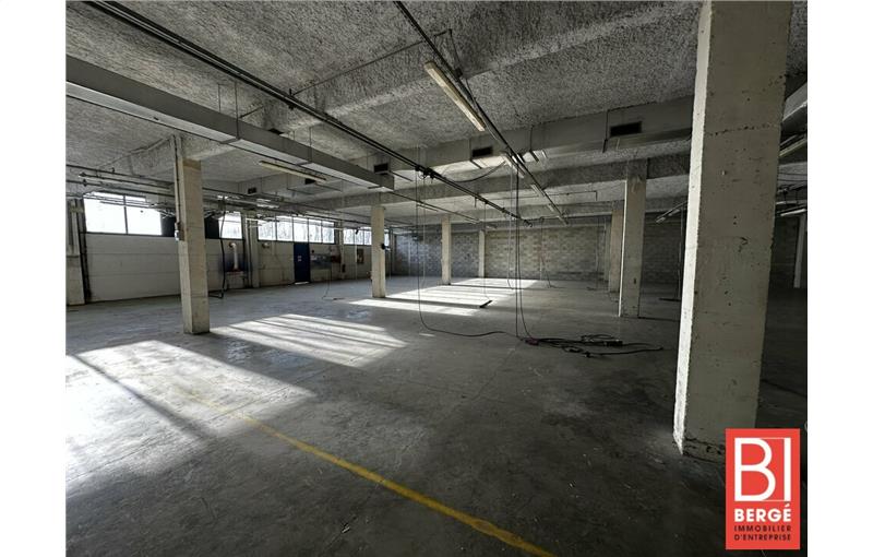 Location d'entrepôt de 1 685 m² à Grasse - 06130 photo - 1
