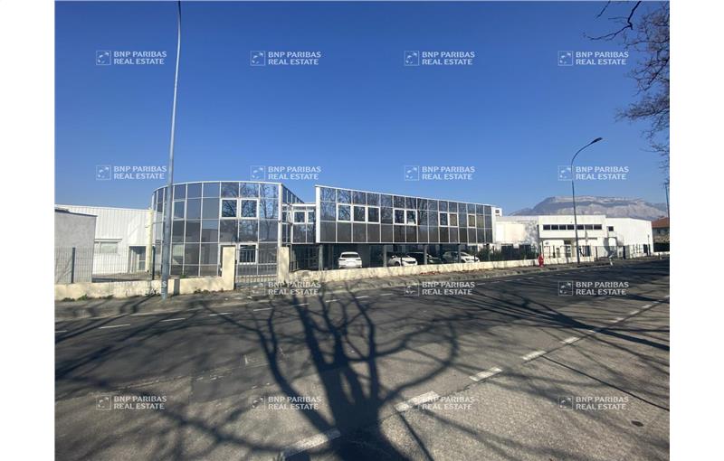 Location d'entrepôt de 3 461 m² à Grenoble - 38000 photo - 1