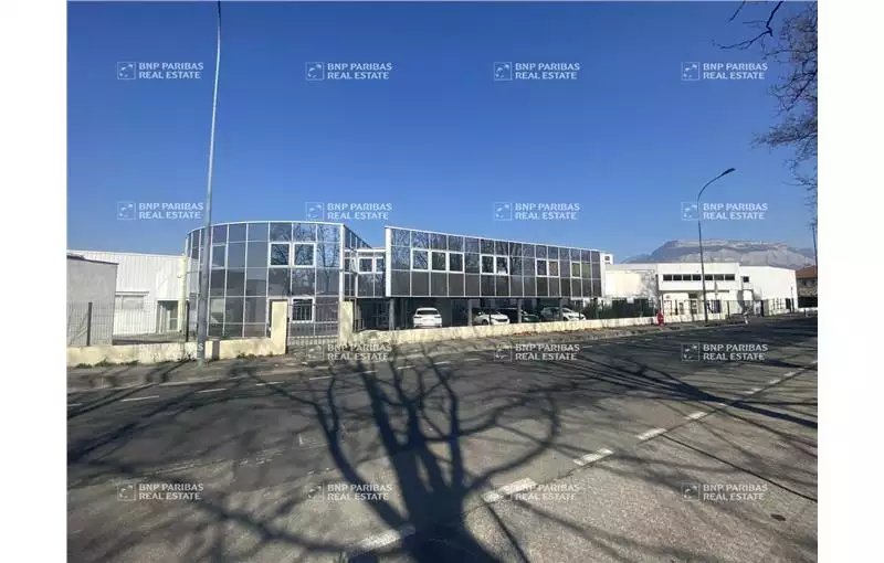 Location d'entrepôt de 3461 m² à Grenoble - 38000
