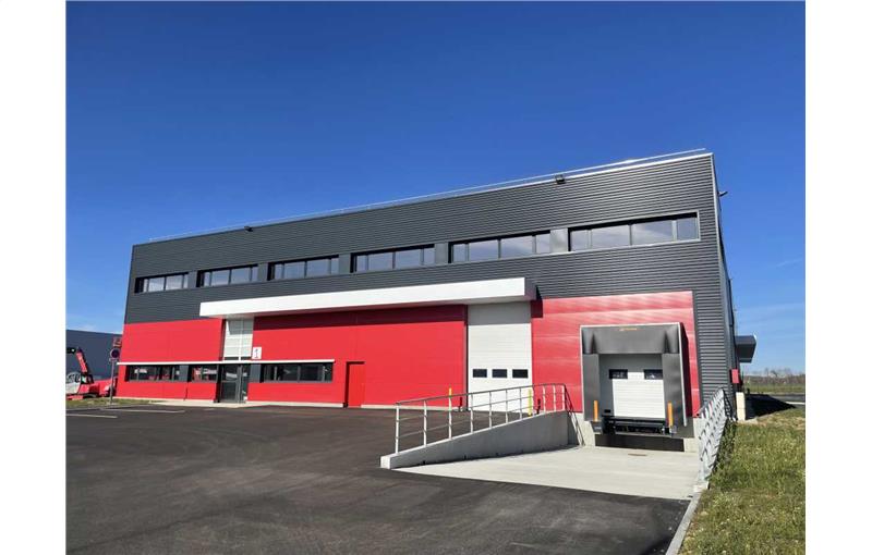 Location d'entrepôt de 5 745 m² à Heyrieux - 38540 photo - 1