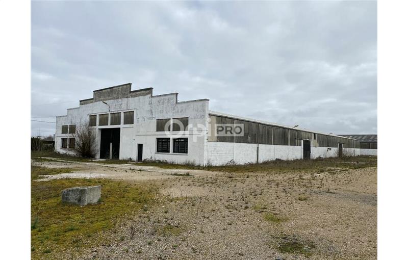 Location d'entrepôt de 2 400 m² à Honfleur - 14600 photo - 1