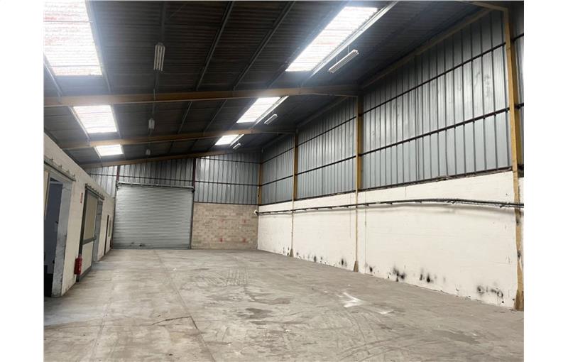Location d'entrepôt de 1 245 m² à Houdan - 78550 photo - 1