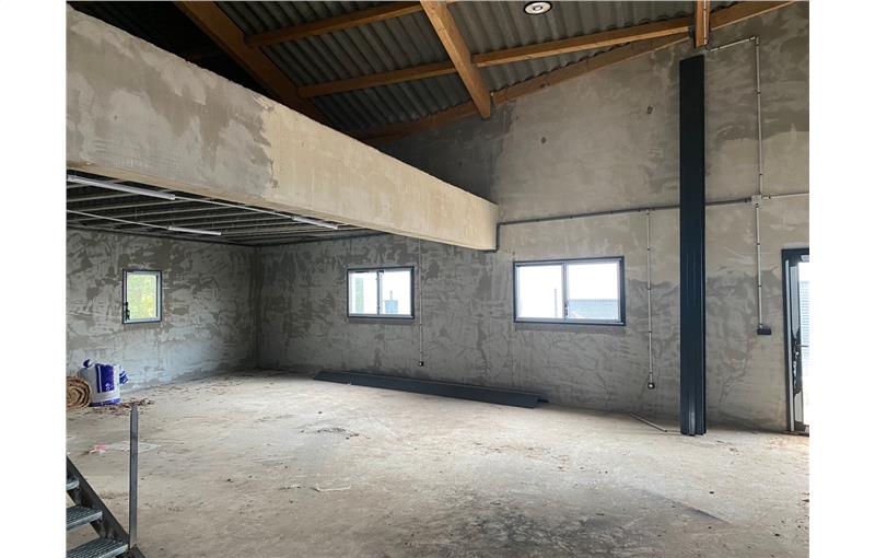 Location d'entrepôt de 150 m² à Hyères - 83400 photo - 1