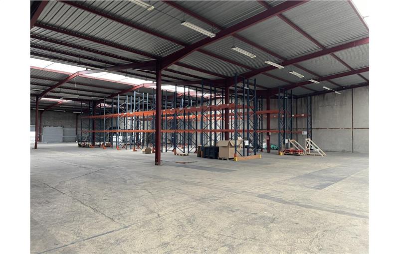 Location d'entrepôt de 1 820 m² à Ingré - 45140 photo - 1