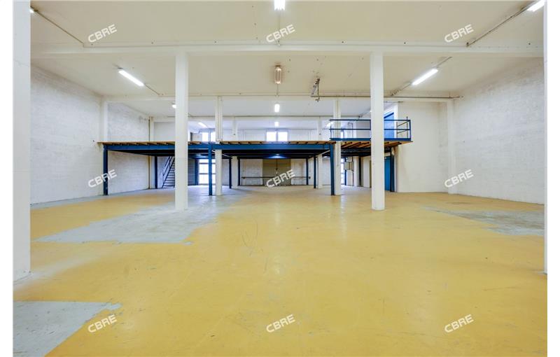 Location d'entrepôt de 1 397 m² à Ivry-sur-Seine - 94200 photo - 1