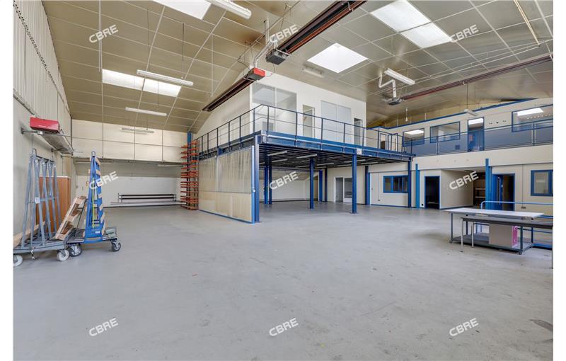 Location d'entrepôt de 762 m² à L'Haÿ-les-Roses - 94240 photo - 1