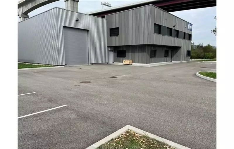Location d'entrepôt de 658 m² à La Boisse - 01120
