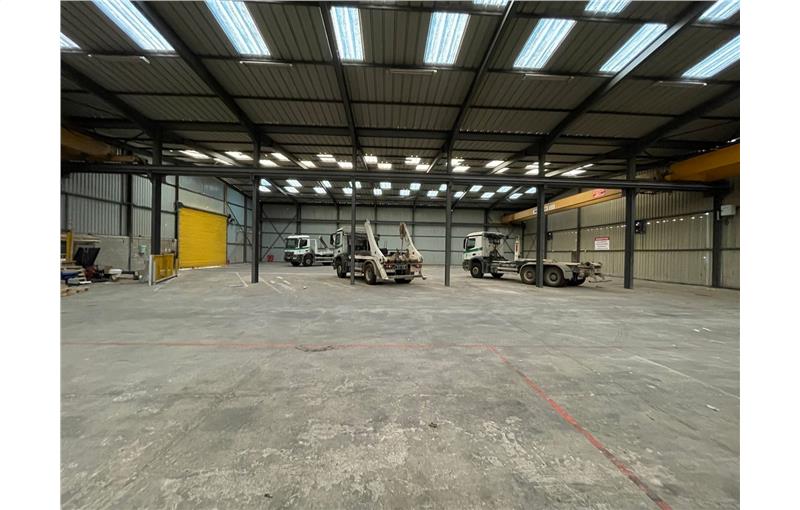 Location d'entrepôt de 1 661 m² à La Garde - 83130 photo - 1