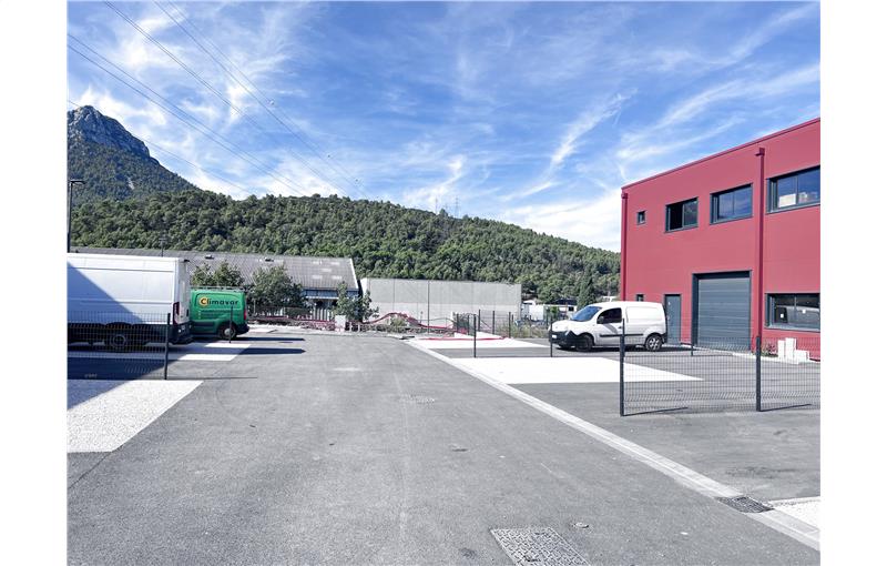 Location d'entrepôt de 246 m² à La Garde - 83130 photo - 1