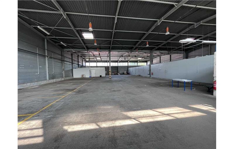 Location d'entrepôt de 1 200 m² à La Selle-en-Luitré - 35133 photo - 1