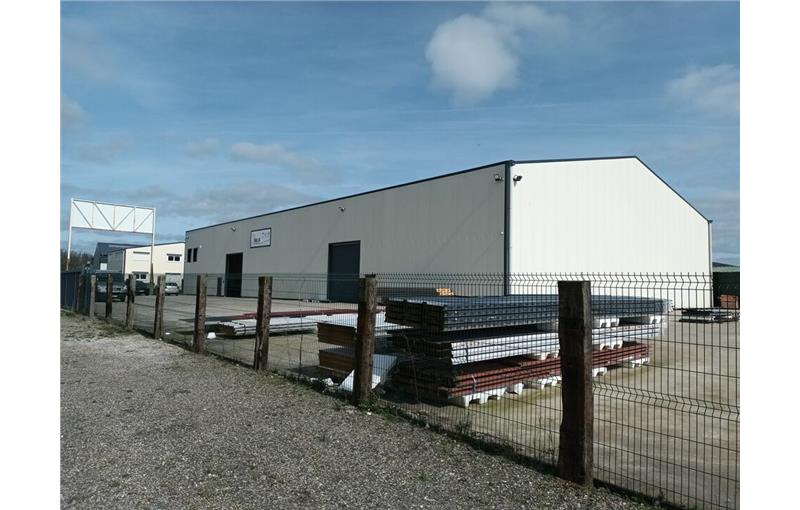 Location d'entrepôt de 1 500 m² à La Trinité-de-Thouberville - 27310 photo - 1