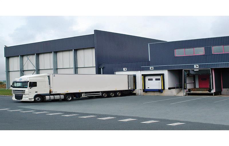 Location d'entrepôt de 3 998 m² à La Verrie - 85130 photo - 1