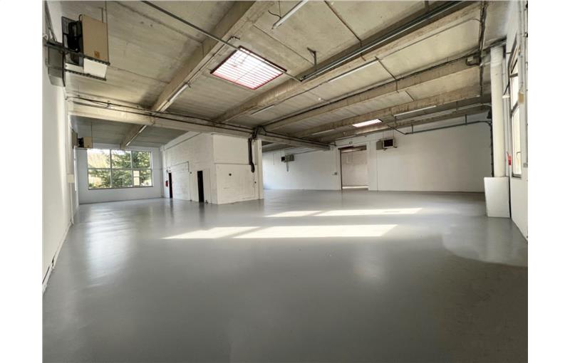 Location d'entrepôt de 1 226 m² à La Verrière - 78320 photo - 1