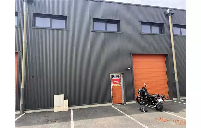 Location d'entrepôt de 200 m² à La Ville aux Dames - 37700