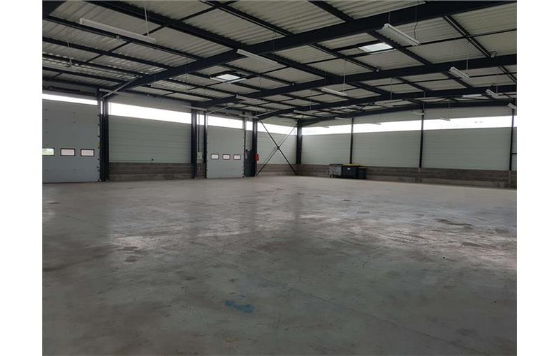Location d'entrepôt de 588 m² à Larçay - 37270 photo - 1