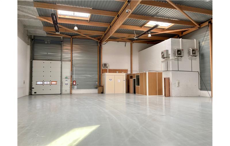 Location d'entrepôt de 475 m² à Le Bourget - 93350 photo - 1