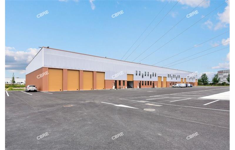 Location d'entrepôt de 2 177 m² à Le Coudray-Montceaux - 91830 photo - 1