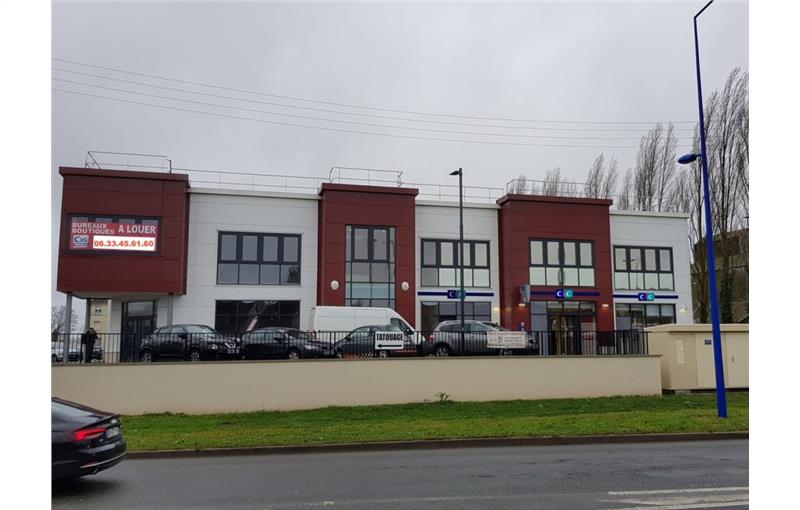 Location d'entrepôt de 1 300 m² à Le Plessis-Belleville - 60330 photo - 1