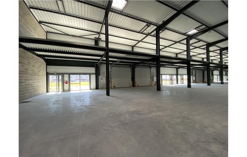 Location d'entrepôt de 4 440 m² à Le Thillay - 95500 photo - 1