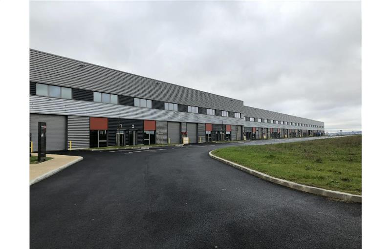 Location d'entrepôt de 740 m² à Le Thillay - 95500 photo - 1