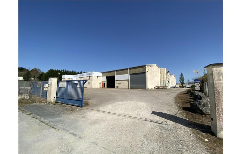 Location d'entrepôt de 2 770 m² à Lédat - 47300 photo - 1